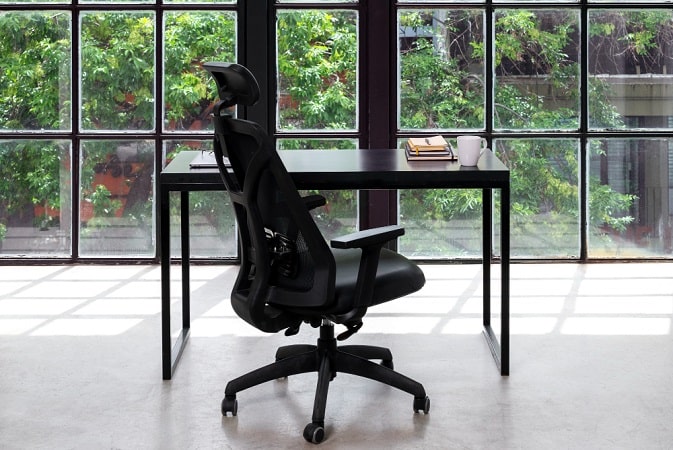 כיצד כסא משרדי ארגונומי יכול לשפר את יעילות העובדים